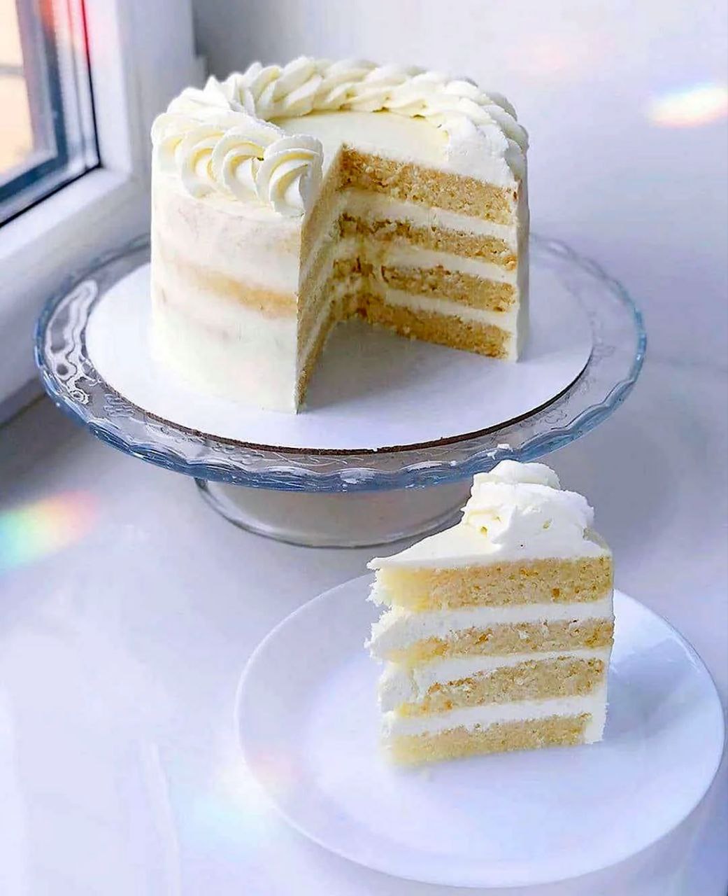 Торт для девушки с бабочками